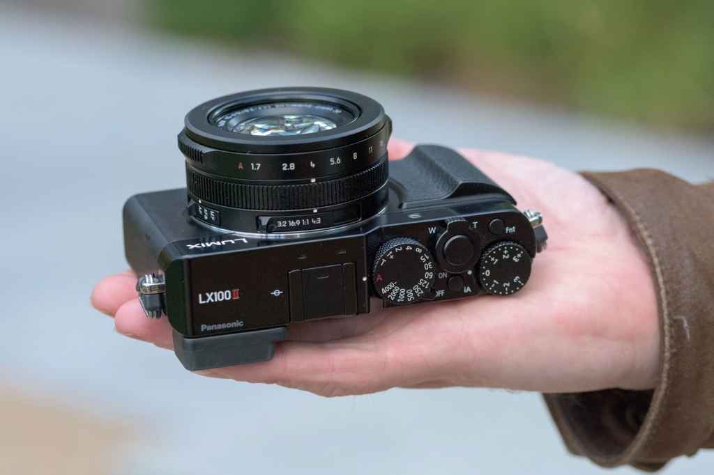 Lumix LX100 II